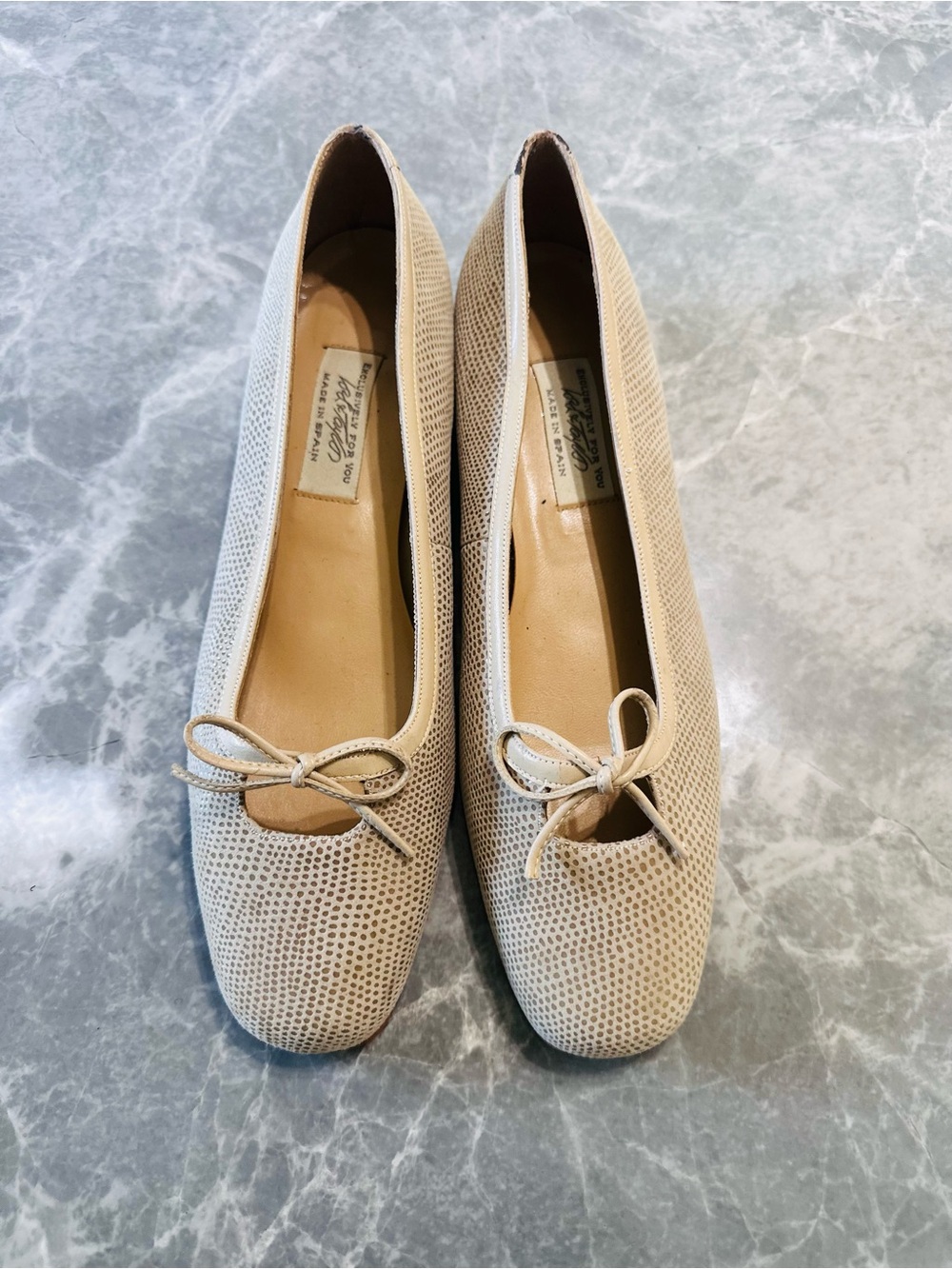 Lord & Taylor Vintage Coral Reef Brogue Low Heel Pumps Made in Spain Size 8.5